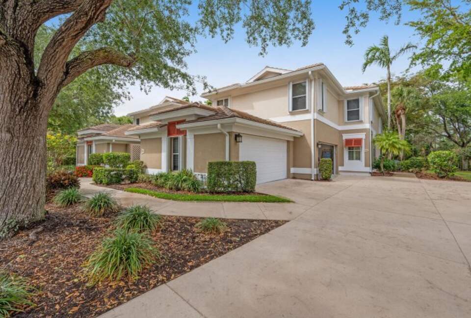 Elegant Escape in Tarpon Cove’s Gated Community - Naples, Florida