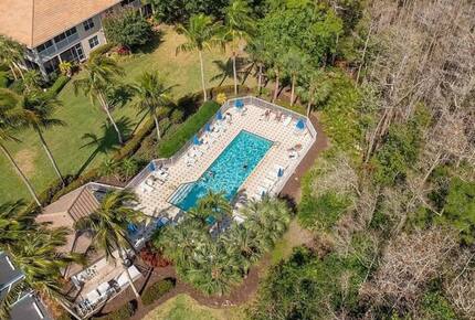 Elegant Escape in Tarpon Cove’s Gated Community - Naples, Florida