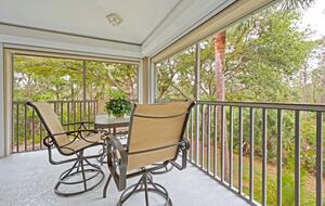 Elegant Escape in Tarpon Cove’s Gated Community - Naples, Florida