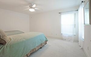 Elegant Escape in Tarpon Cove’s Gated Community - Naples, Florida