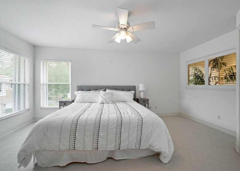 Elegant Escape in Tarpon Cove’s Gated Community - Naples, Florida