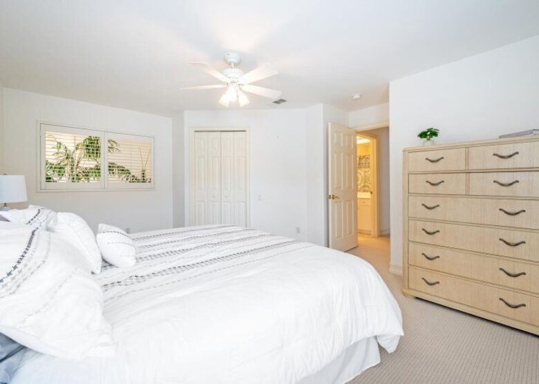 Elegant Escape in Tarpon Cove’s Gated Community - Naples, Florida