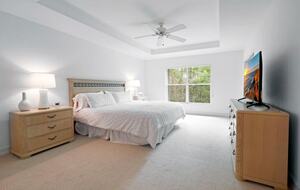 Elegant Escape in Tarpon Cove’s Gated Community - Naples, Florida