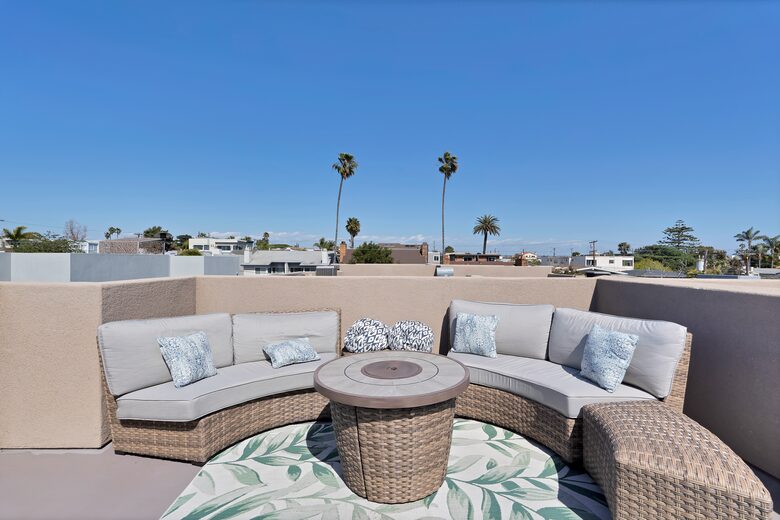 Pacific Beach Condo - 3 Bed & 3 Bath - San Diego, California