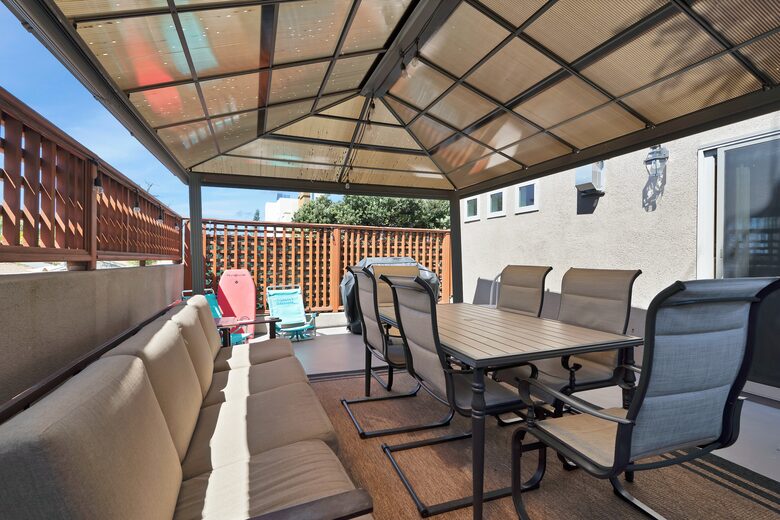 Pacific Beach Condo - 3 Bed & 3 Bath - San Diego, California