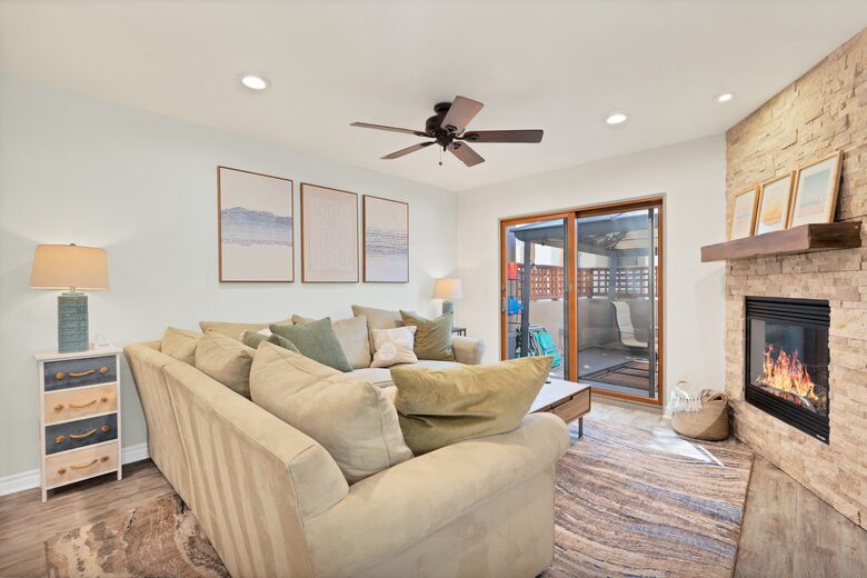 Pacific Beach Condo - 3 Bed & 3 Bath - San Diego, California