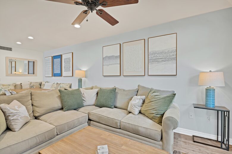 Pacific Beach Condo - 3 Bed & 3 Bath - San Diego, California