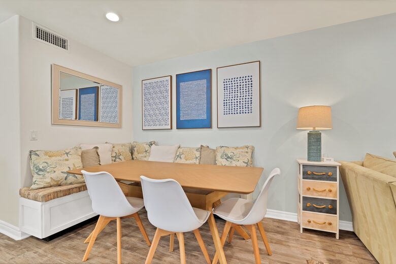 Pacific Beach Condo - 3 Bed & 3 Bath - San Diego, California
