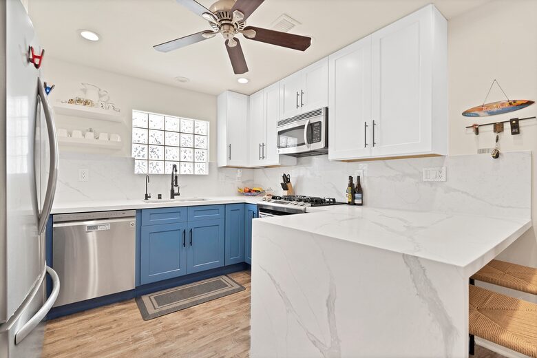 Pacific Beach Condo - 3 Bed & 3 Bath - San Diego, California