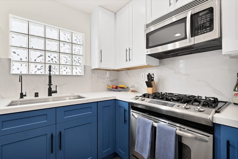 Pacific Beach Condo - 3 Bed & 3 Bath - San Diego, California