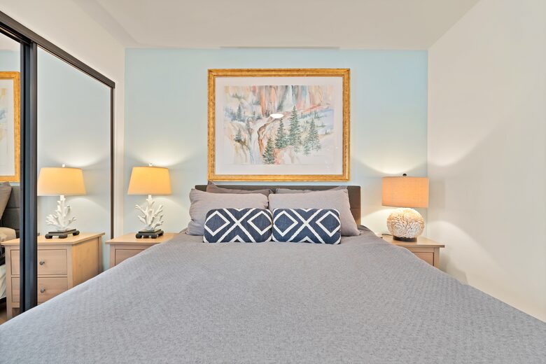 Pacific Beach Condo - 3 Bed & 3 Bath - San Diego, California