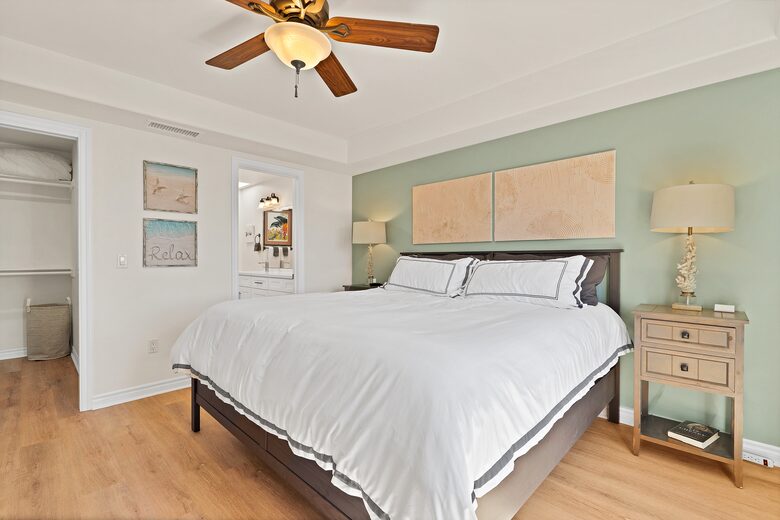 Pacific Beach Condo - 3 Bed & 3 Bath - San Diego, California