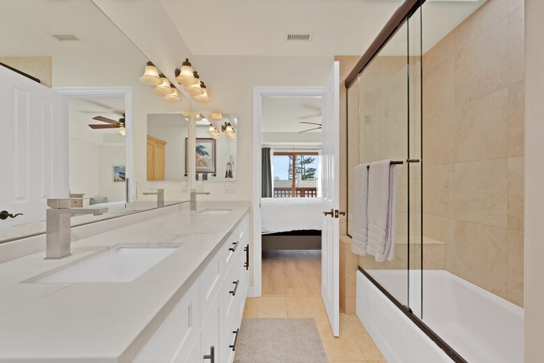 Pacific Beach Condo - 3 Bed & 3 Bath - San Diego, California
