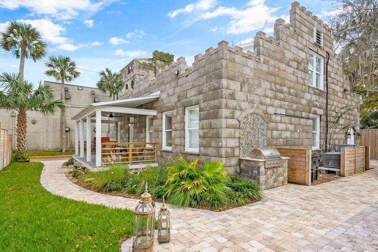 The Castle Garden Retreat | History Meets Modern Elegance - Saint Augustine, Florida