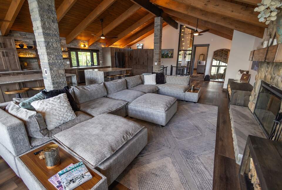 Lake Otter Lodge - Luxury Rocky Mountain Lake House - Grand Lake, Colorado