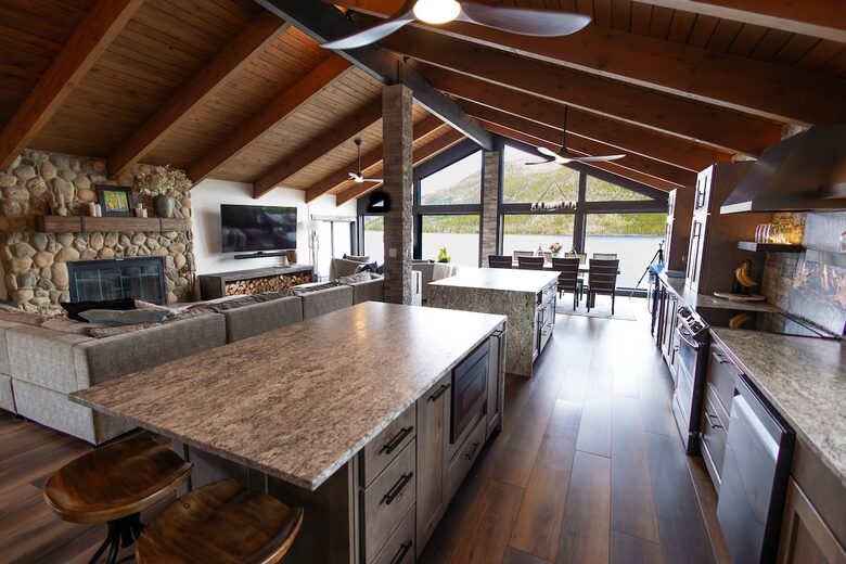 Lake Otter Lodge - Luxury Rocky Mountain Lake House - Grand Lake, Colorado