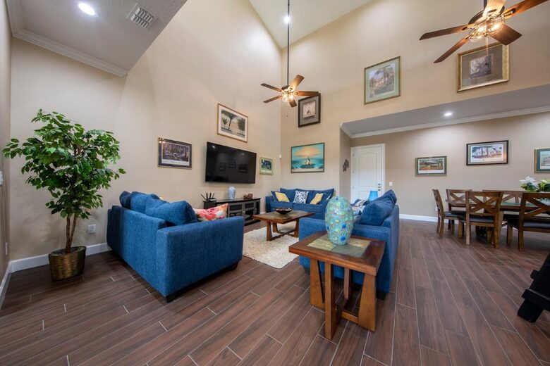 Gator Manor | A Private Estate Retreat Near Orlando - Oviedo, Florida