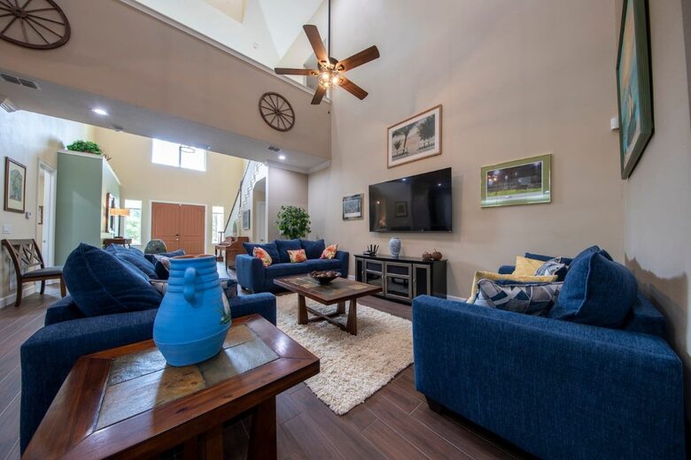 Gator Manor | A Private Estate Retreat Near Orlando - Oviedo, Florida