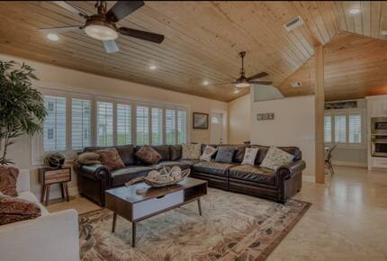 Canal-Front Elegance in the Lower Keys - Summerland Key, Florida