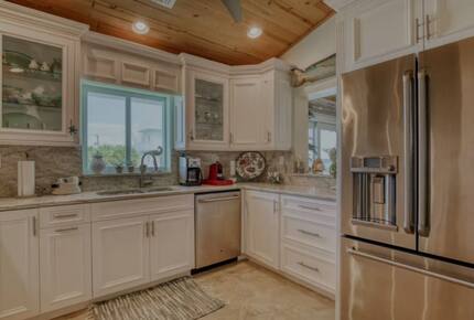 Canal-Front Elegance in the Lower Keys - Summerland Key, Florida