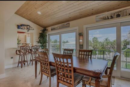 Canal-Front Elegance in the Lower Keys - Summerland Key, Florida