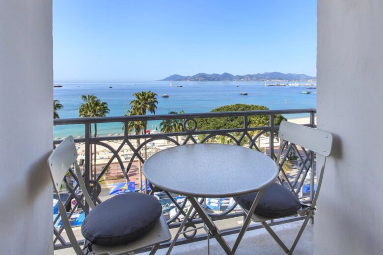 Stylish Oceanfront Getaway | Steps from the Film Festival Red Carpet - Cannes, France