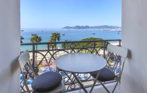 Stylish Oceanfront Getaway | Steps from the Film Festival Red Carpet - Cannes, France