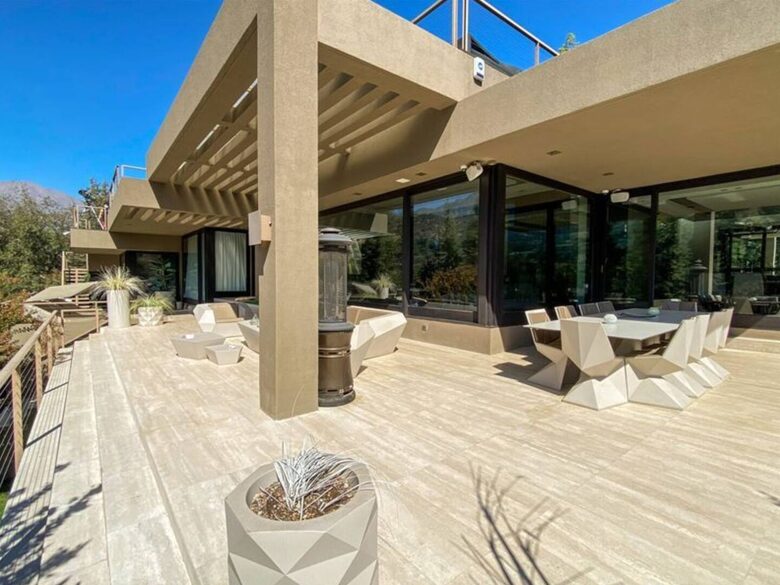 Elegant Designer Estate in Exclusive Lo Barnechea - Lo Barnechea, Chile