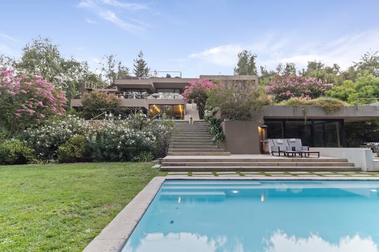 Elegant Designer Estate in Exclusive Lo Barnechea - Lo Barnechea, Chile