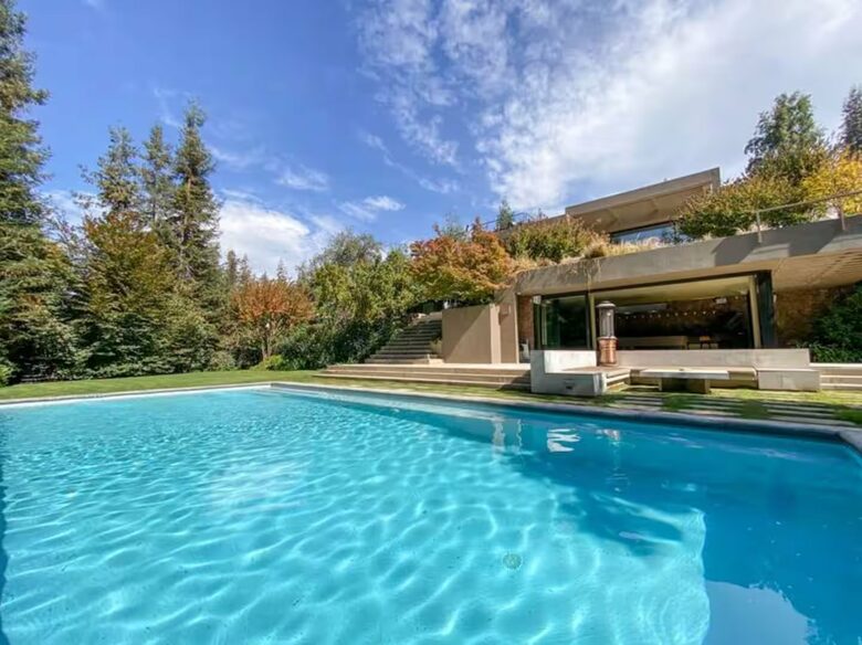 Elegant Designer Estate in Exclusive Lo Barnechea - Lo Barnechea, Chile