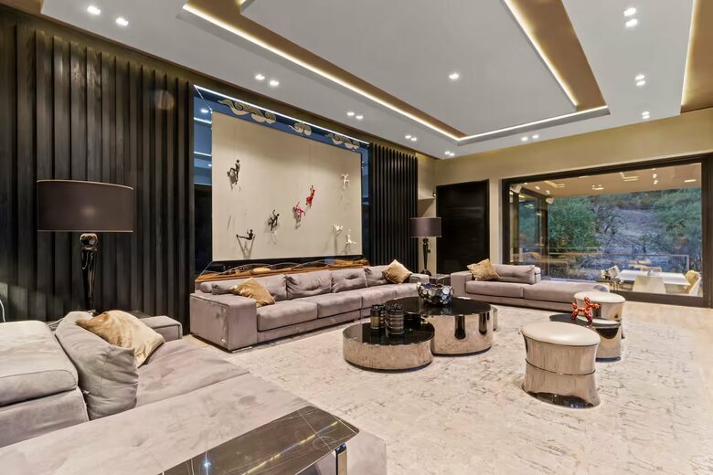 Elegant Designer Estate in Exclusive Lo Barnechea - Lo Barnechea, Chile