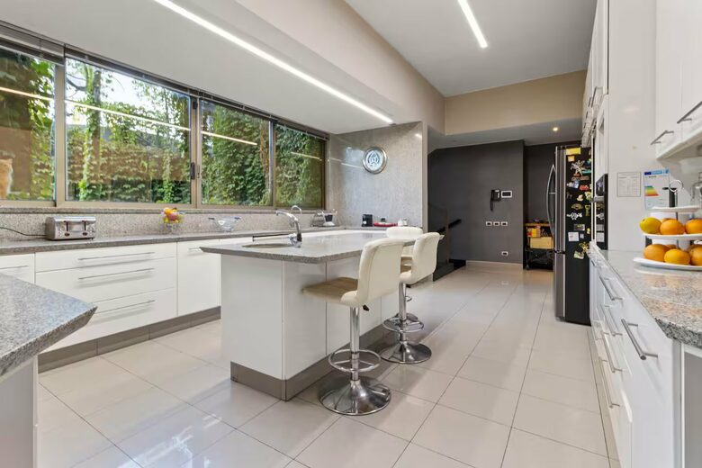 Elegant Designer Estate in Exclusive Lo Barnechea - Lo Barnechea, Chile