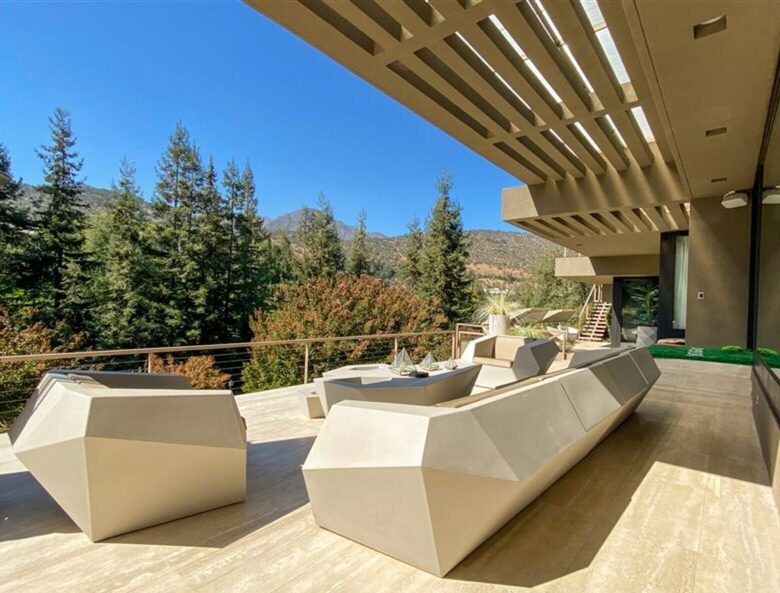 Elegant Designer Estate in Exclusive Lo Barnechea - Lo Barnechea, Chile