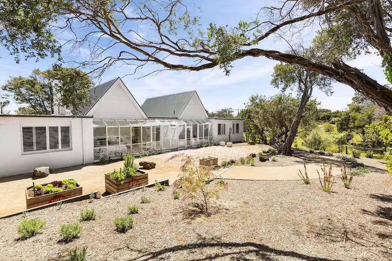 Blairgowrie Coastal Retreat | Light-Filled Sanctuary Near the Dunes - Blairgowrie, Australia