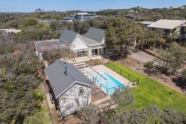 Blairgowrie Coastal Retreat | Light-Filled Sanctuary Near the Dunes - Blairgowrie, Australia