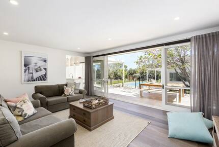Blairgowrie Coastal Retreat | Light-Filled Sanctuary Near the Dunes - Blairgowrie, Australia