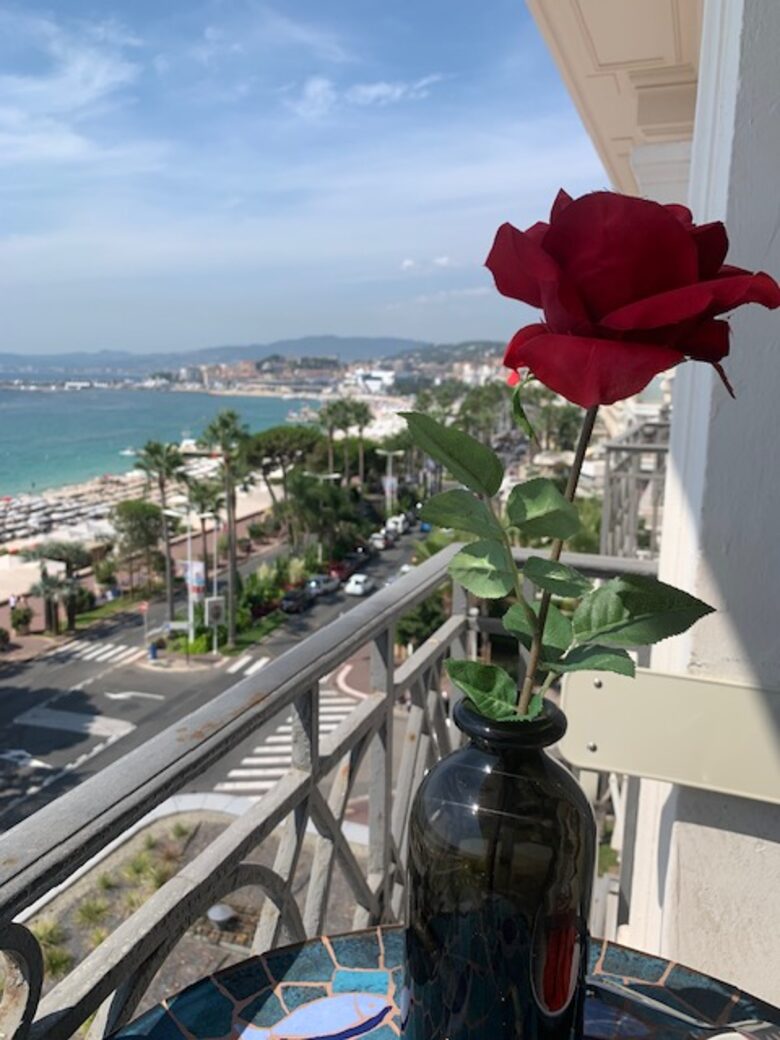 Stylish Oceanfront Getaway | Steps from the Film Festival Red Carpet - Cannes, France