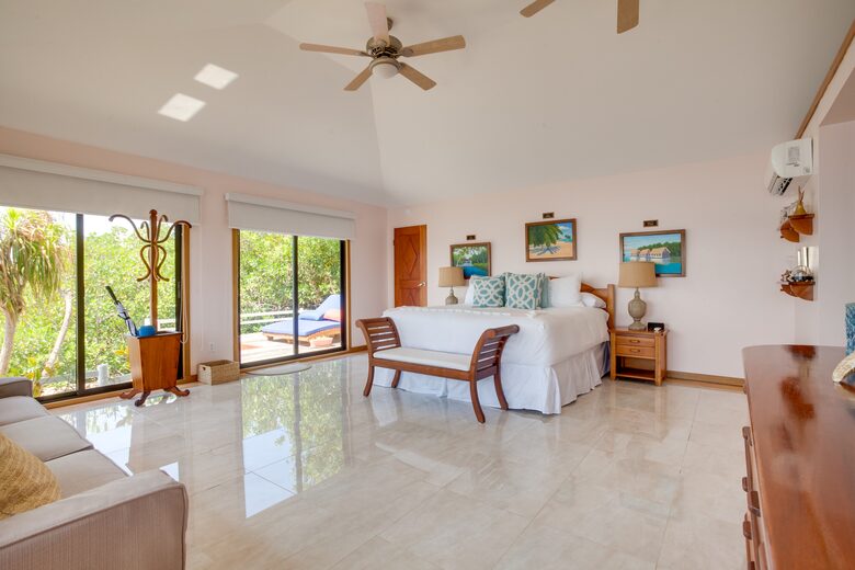 Royal Belize Private Island - Ragged Caye, Belize