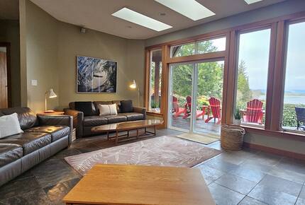 Jensen’s Bay Retreat | Nature, Comfort, and Coastal Charm - Tofino, Canada