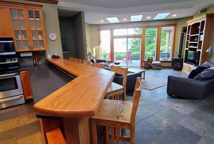 Jensen’s Bay Retreat | Nature, Comfort, and Coastal Charm - Tofino, Canada