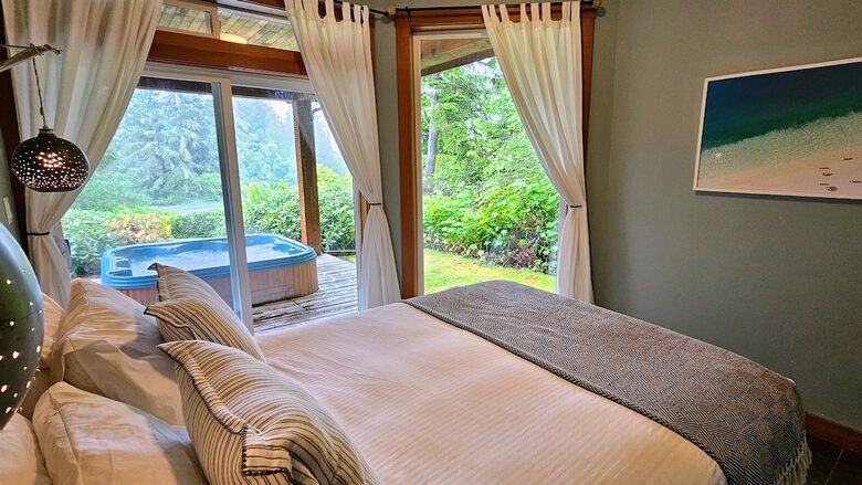 Jensen’s Bay Retreat | Nature, Comfort, and Coastal Charm - Tofino, Canada