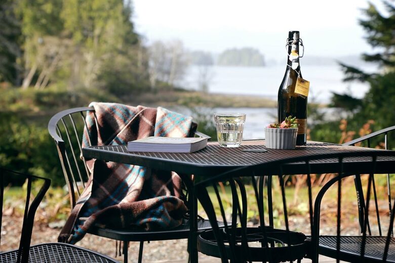 Jensen’s Bay Retreat | Nature, Comfort, and Coastal Charm - Tofino, Canada