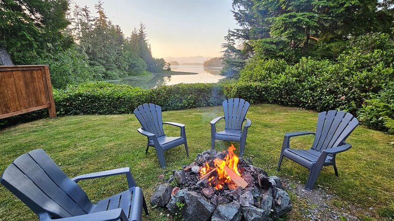 Jensen’s Bay Retreat | Nature, Comfort, and Coastal Charm - Tofino, Canada