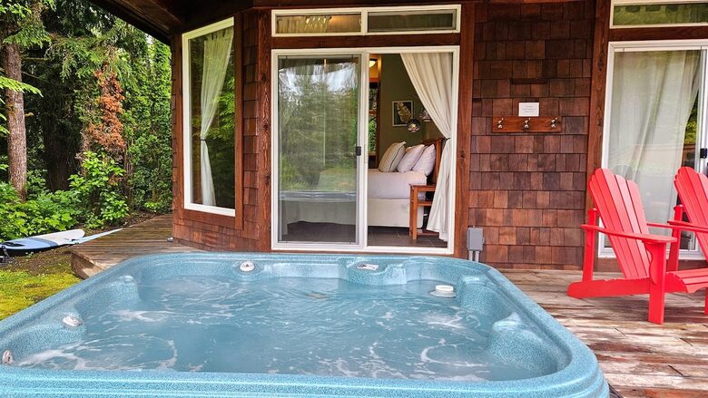 Jensen’s Bay Retreat | Nature, Comfort, and Coastal Charm - Tofino, Canada