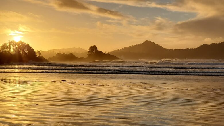 Jensen’s Bay Retreat | Nature, Comfort, and Coastal Charm - Tofino, Canada