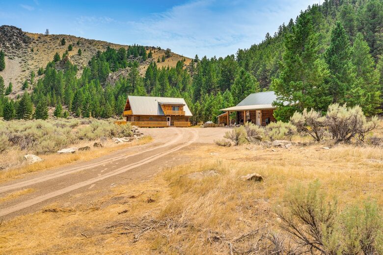 Peaceful Montana Getaway on the Famous Big Hole River - Butte, Montana