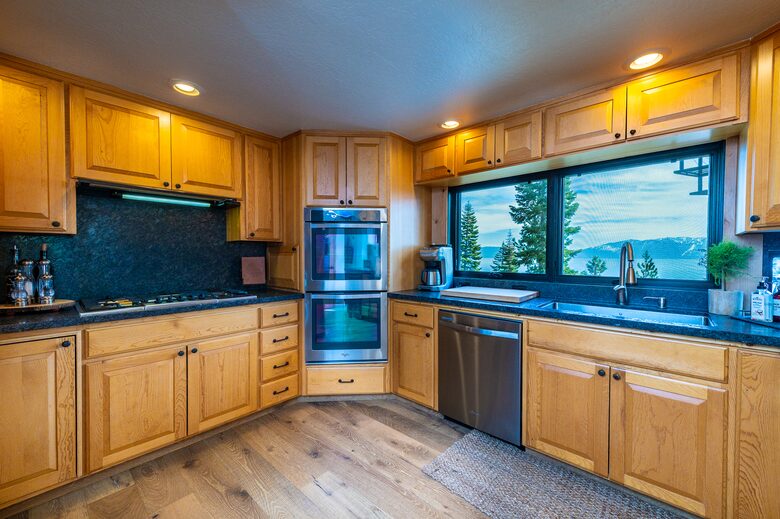 Lakeside Elegance in Tahoe Pines - Tahoma, California