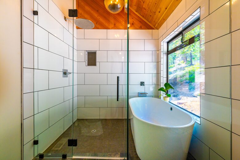 Lakeside Elegance in Tahoe Pines - Tahoma, California