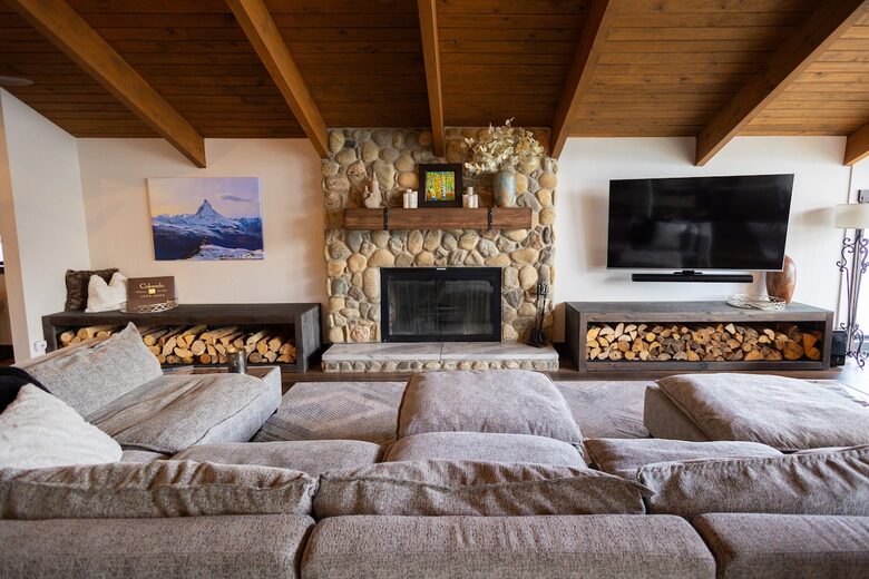 Lake Otter Lodge - Luxury Rocky Mountain Lake House - Grand Lake, Colorado
