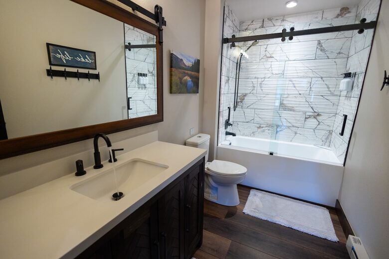 Lake Otter Lodge - Luxury Rocky Mountain Lake House - Grand Lake, Colorado